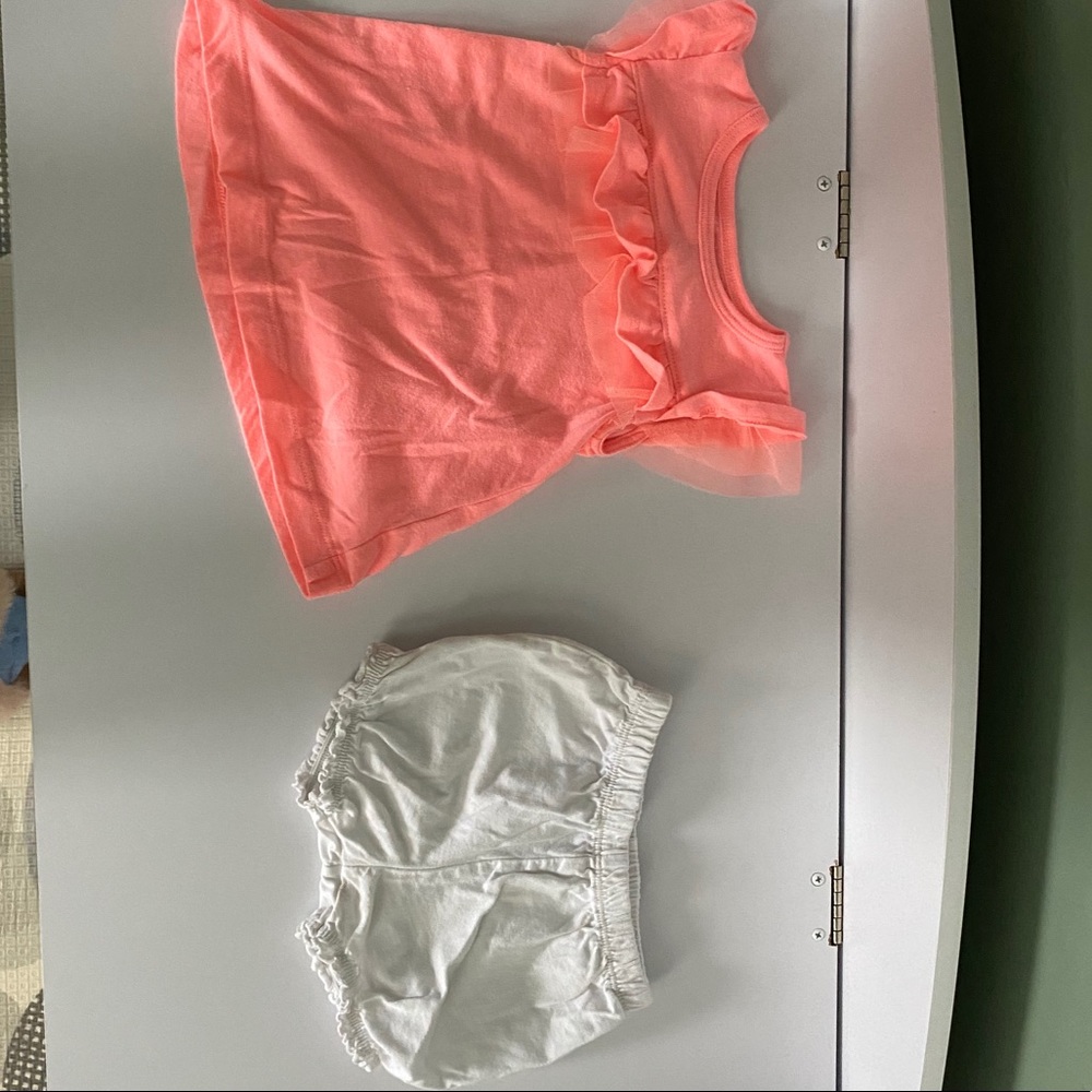 Carter’s baby girls 2 piece set